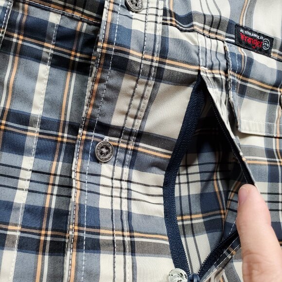 Wrangler ATG Button Up Long Sleeve Outdoorsman Plaid Shirt Black Tan Men Sz L - Picture 6 of 14